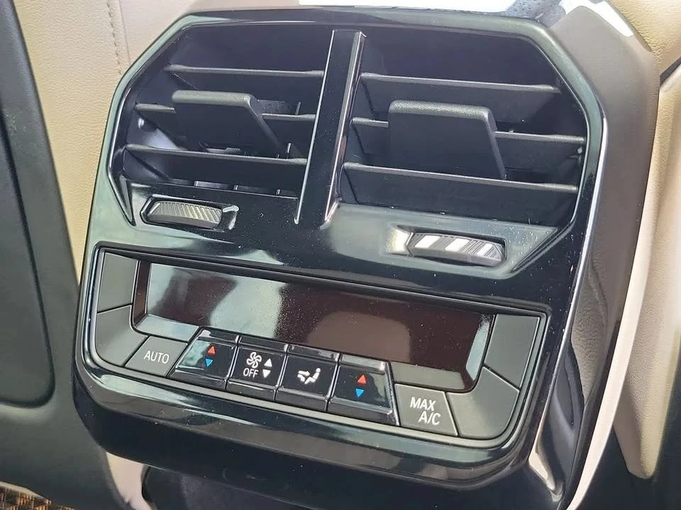 2025 BMW I20 iX - Image 10 of 19
