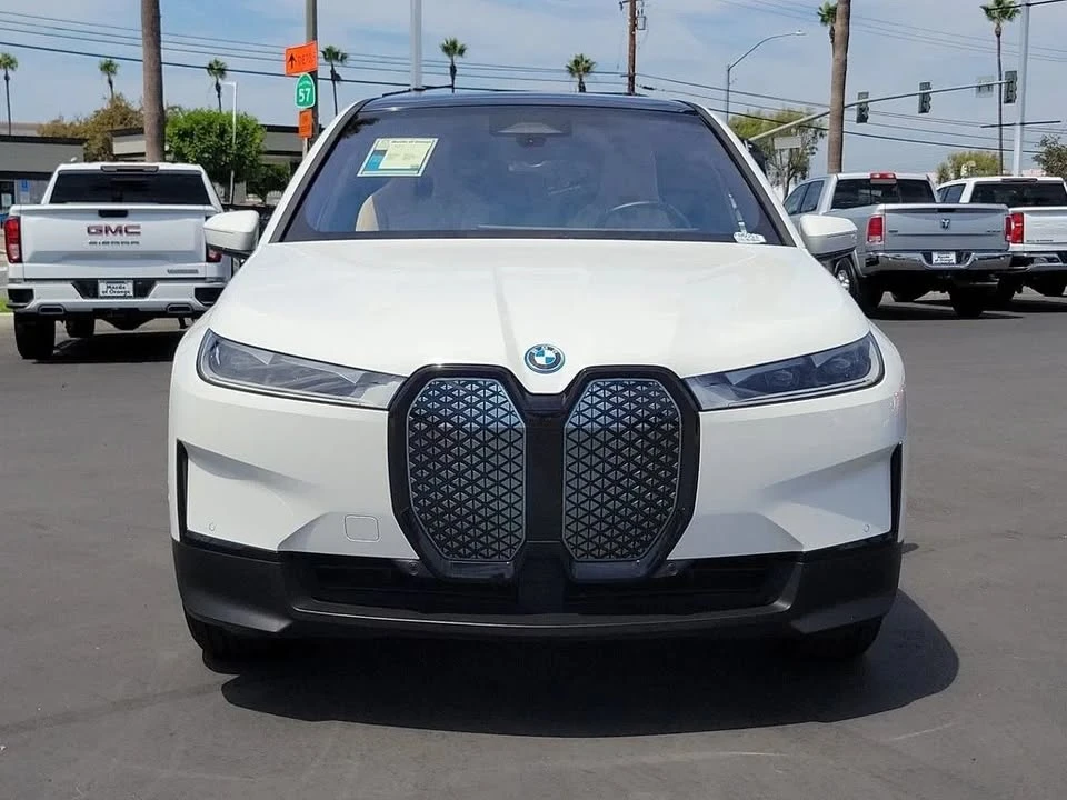2025 BMW I20 iX - Image 14 of 19