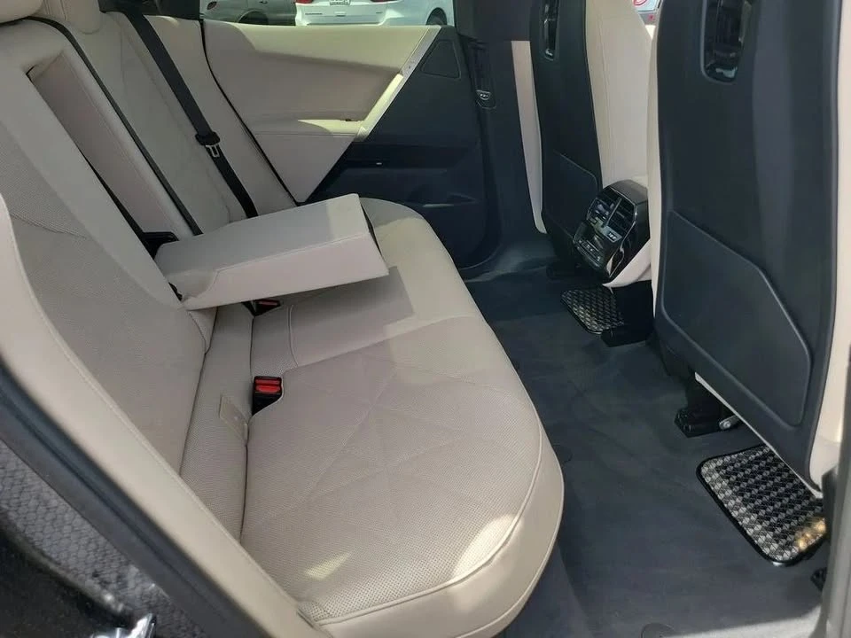 2025 BMW I20 iX - Image 8 of 19