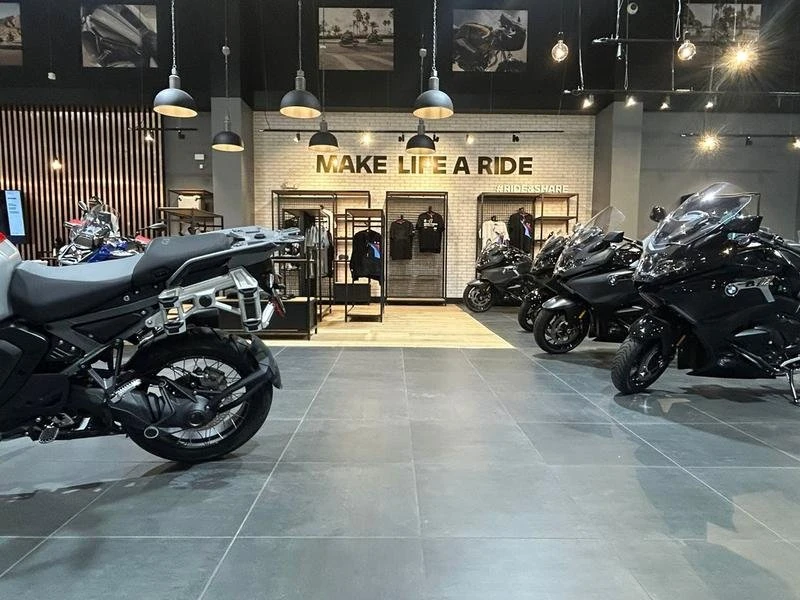 2025 BMW K1600 - Image 4 of 10