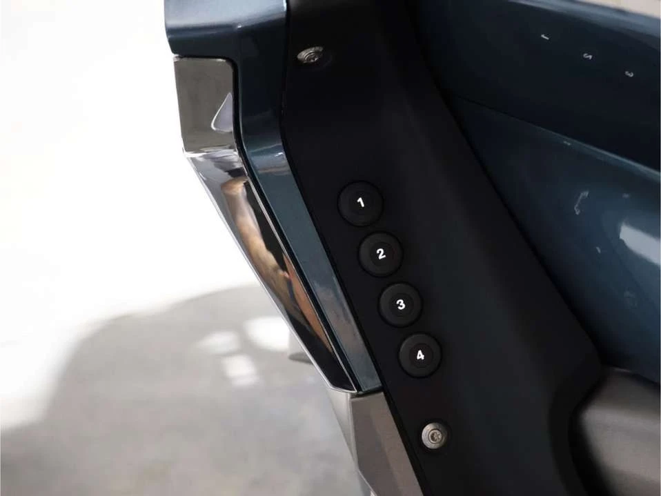 2025 BMW K1600 - Image 16 of 20