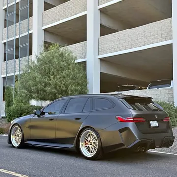 2025 BMW M5