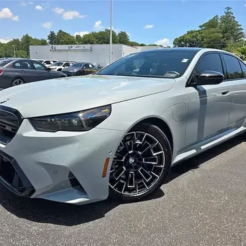 2025 BMW M5