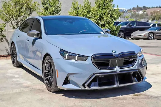 2025 BMW M5