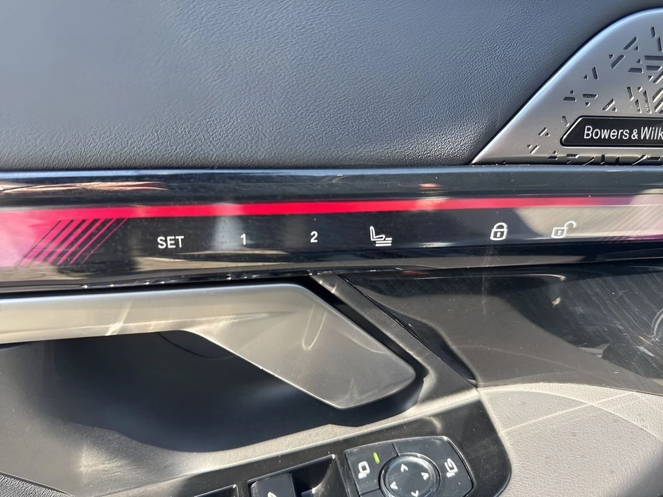 2025 BMW - Image 11 of 31