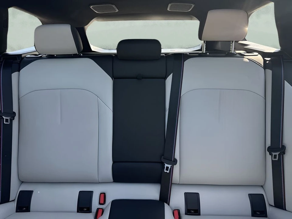 2025 BMW - Image 13 of 31