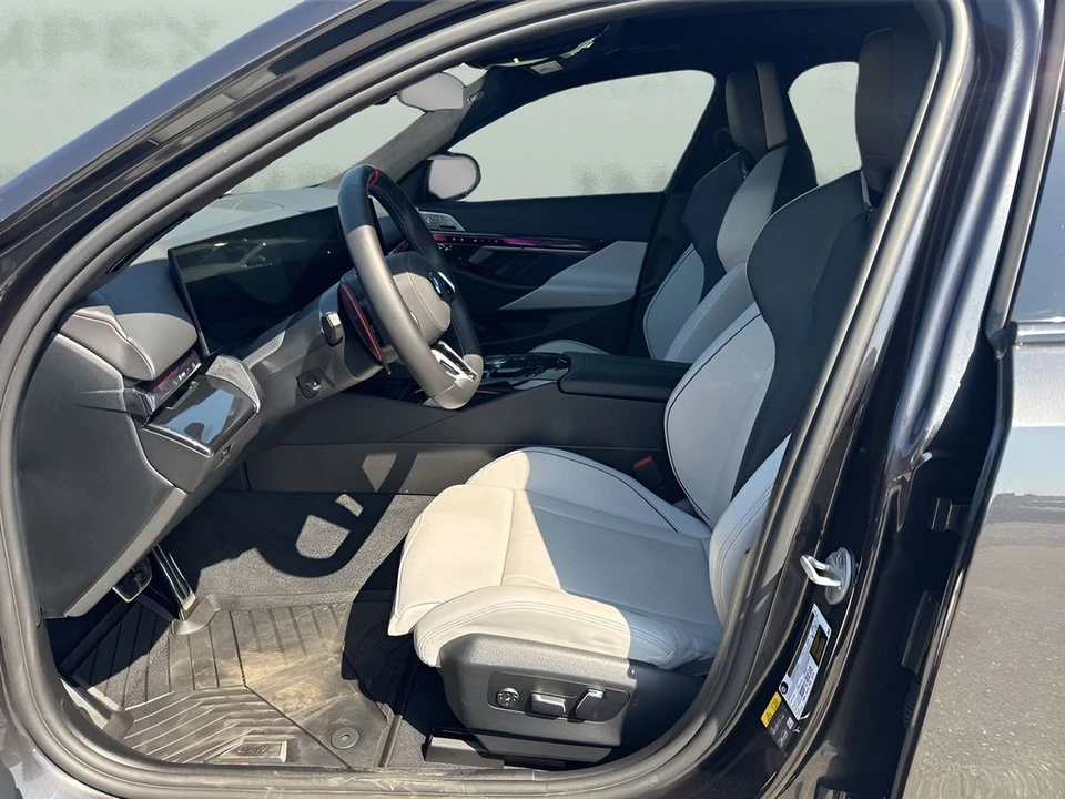 2025 BMW - Image 9 of 31