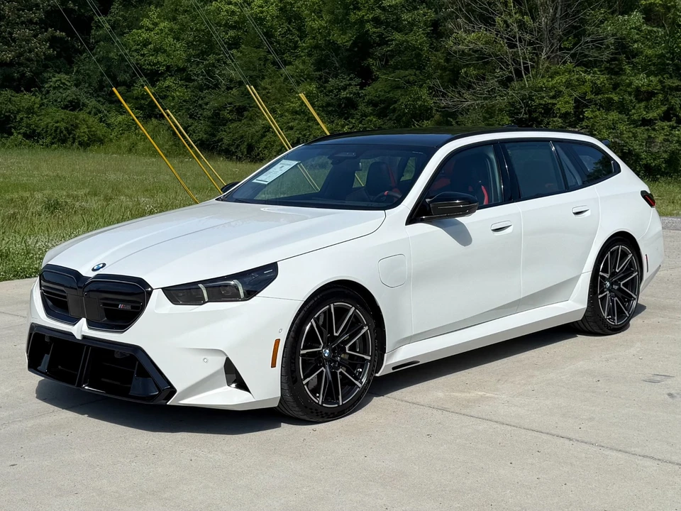 2025 BMW G90/G99 M5 - Image 2 of 31