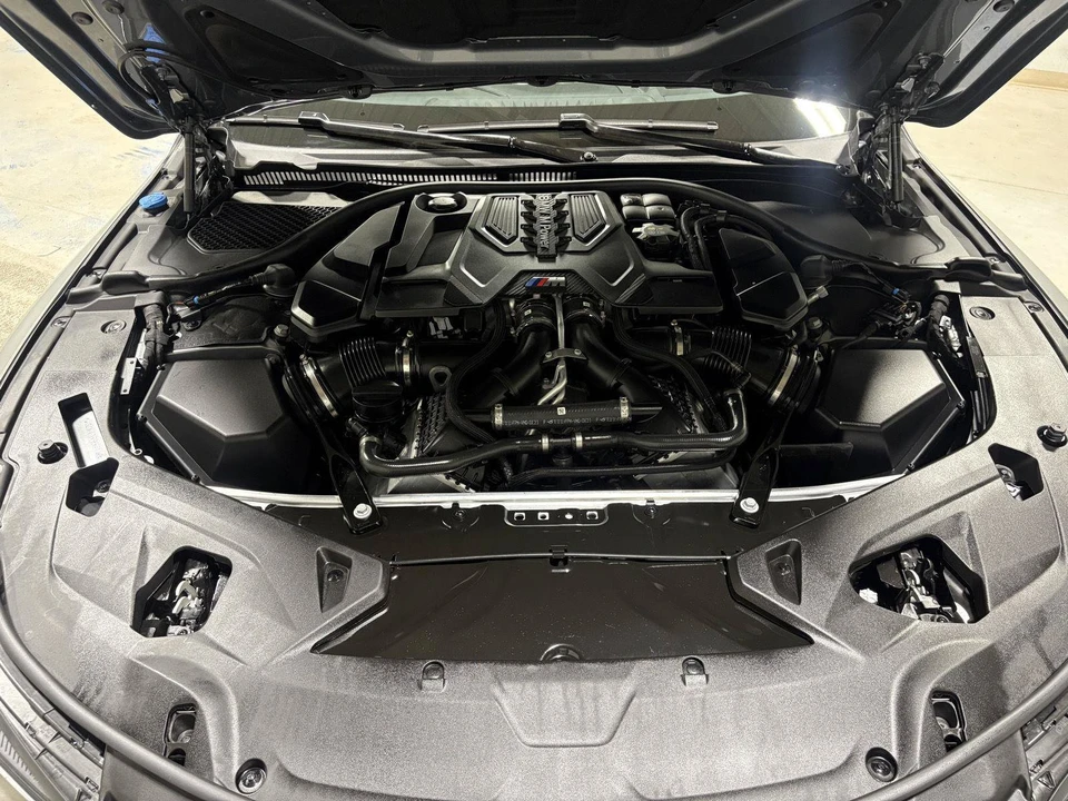 2025 BMW M8 - Image 25 of 31