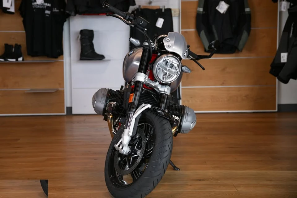 2025 BMW R 12 nineT - Image 9 of 9