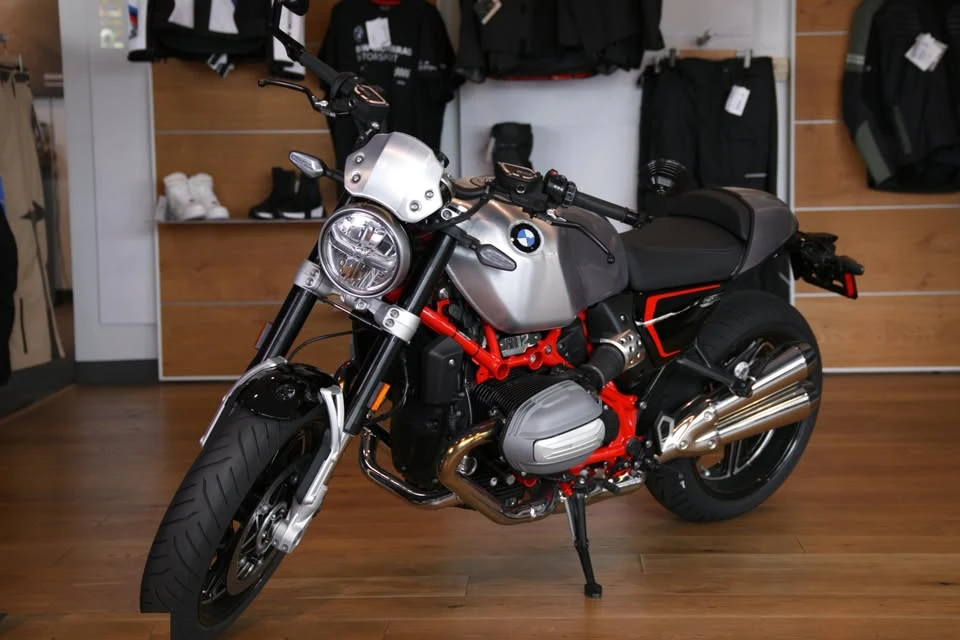 2025 BMW R 12 nineT - Image 2 of 9