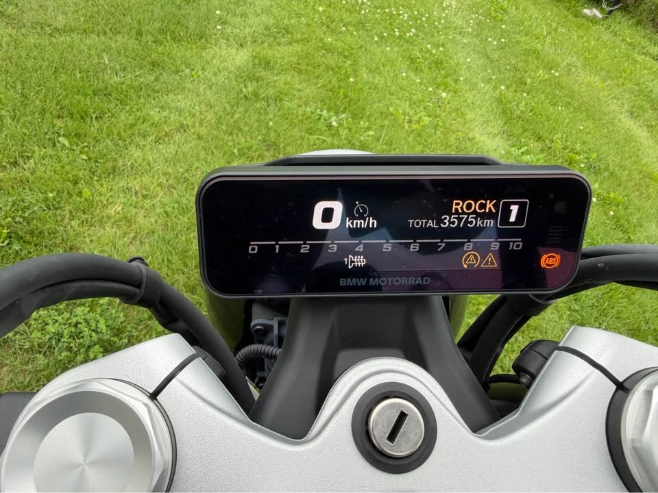 2025 BMW R 12 nineT - Image 2 of 10