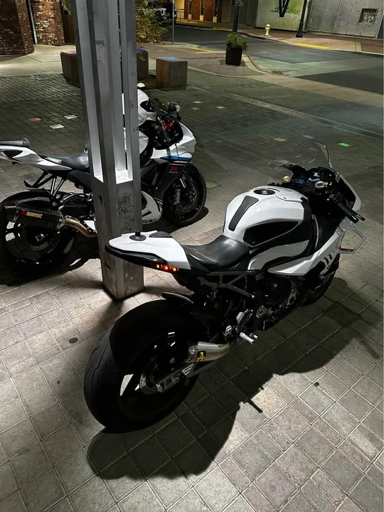 2025 BMW S1000 - Image 3 of 5