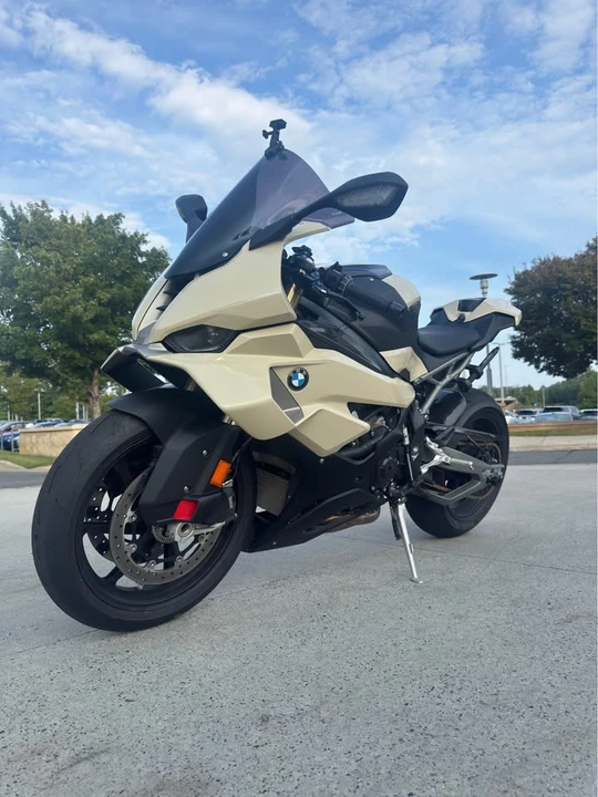 2025 BMW S1000 - Image 2 of 11
