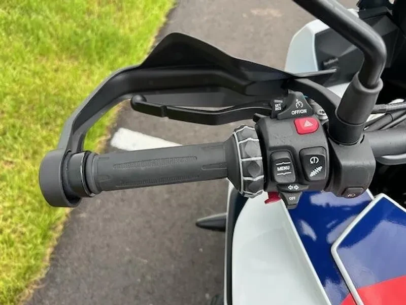 2025 BMW S1000 - Image 9 of 11