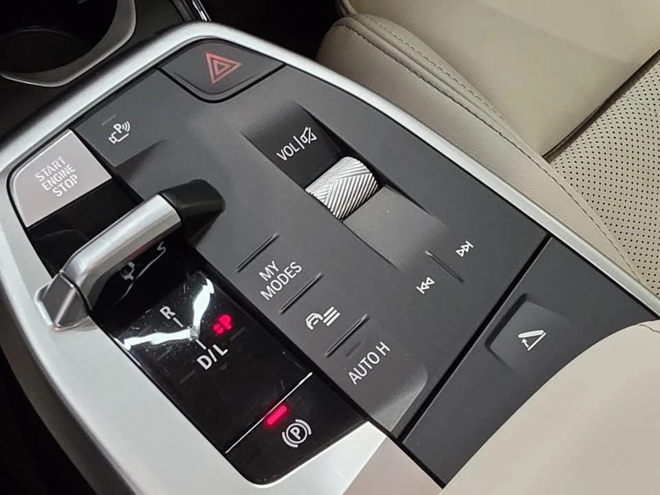 2025 BMW U11/U12 X1 - Image 16 of 20