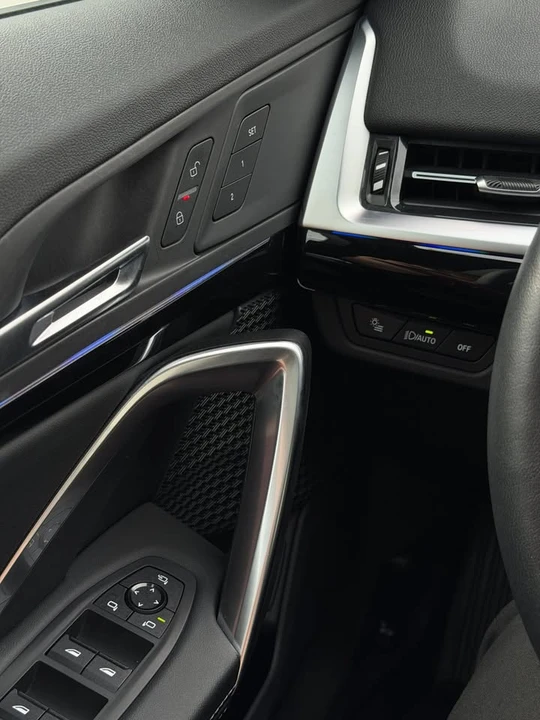 2025 BMW U11/U12 X1 - Image 9 of 17