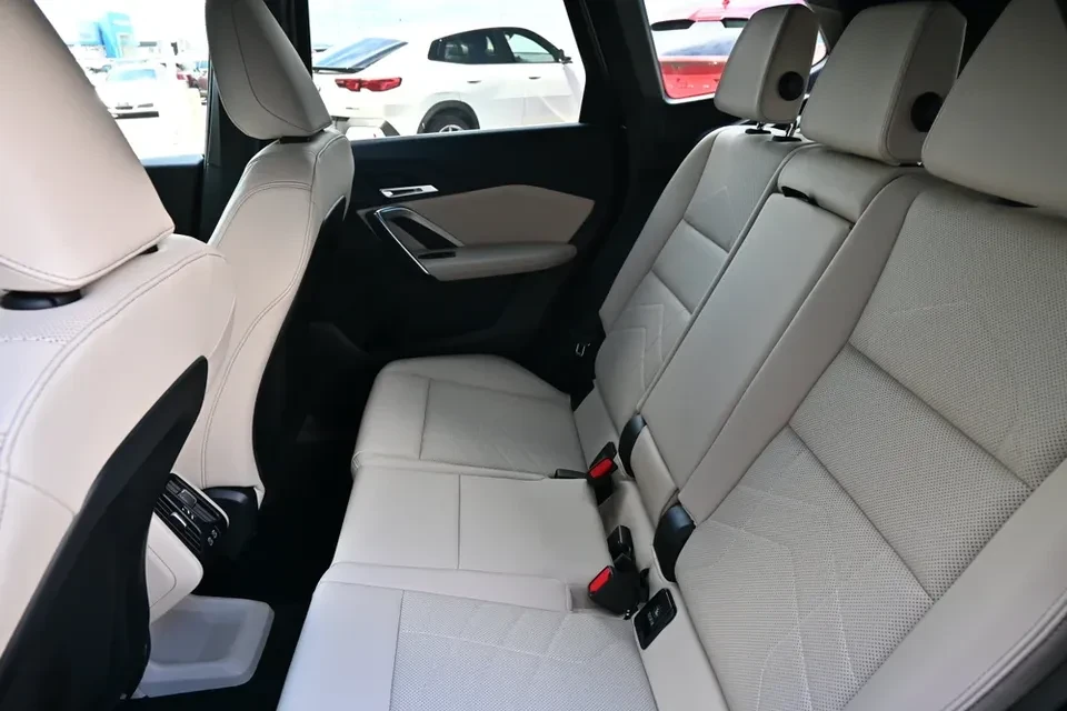 2025 BMW U11/U12 X1 - Image 8 of 15