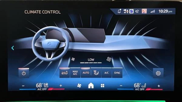2025 BMW U11/U12 X1 - Image 13 of 21