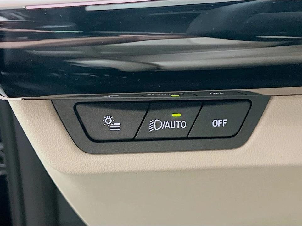 2025 BMW U11/U12 X1 - Image 11 of 21
