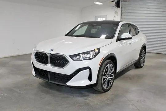 2025 BMW X2 xDrive28i