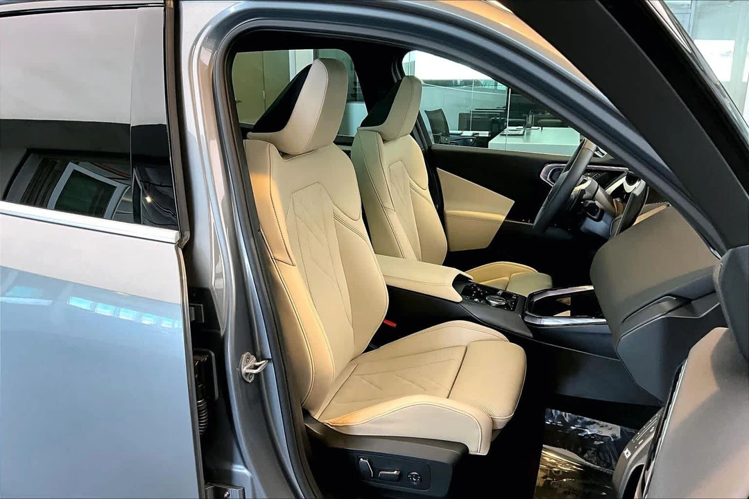 2025 BMW G08 X3 - Image 9 of 12