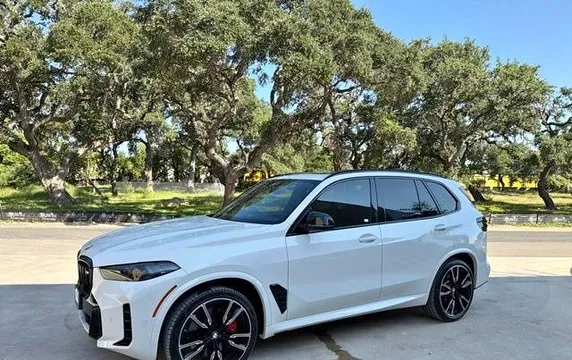 2025 BMW X5 M60i