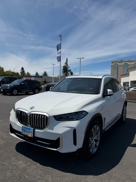 2025 BMW G05 X5 - Image 2 of 15
