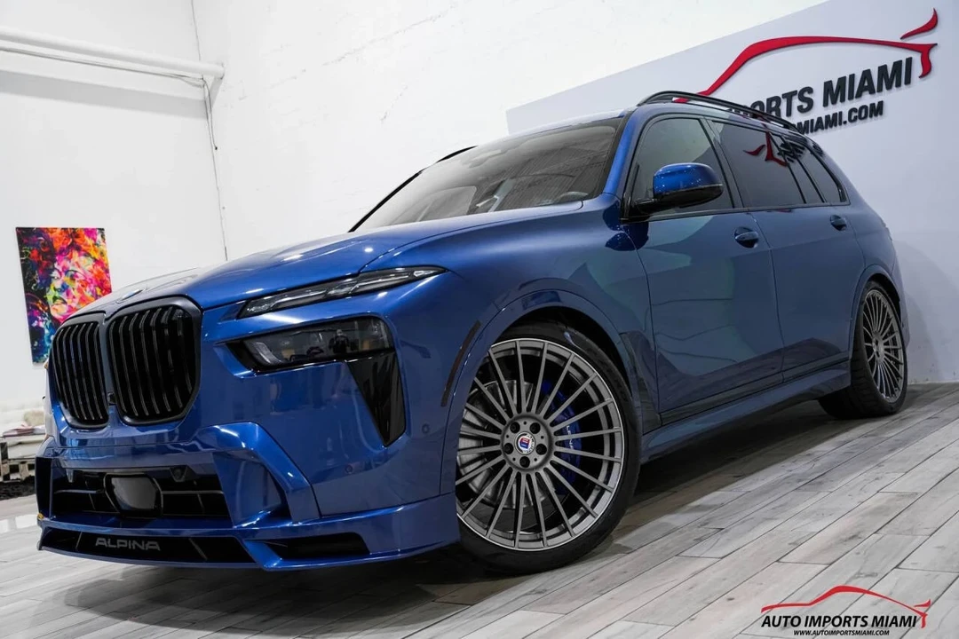 2025 BMW Alpina XB7 - Image 3 of 12