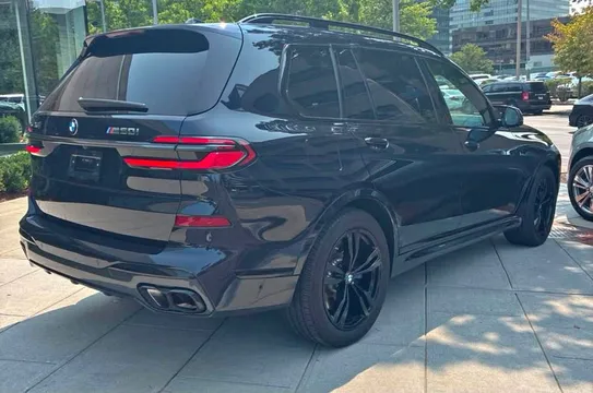 2025 BMW X7 M60i