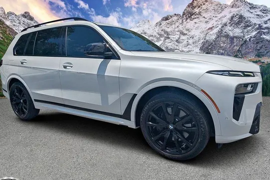 2025 BMW X7 M60i