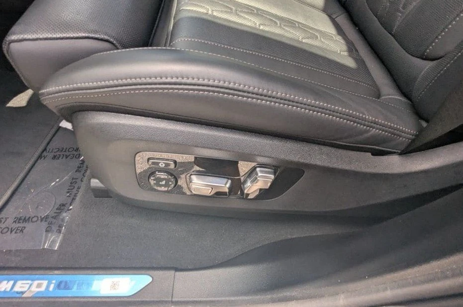 2025 BMW G07 X7 - Image 8 of 20