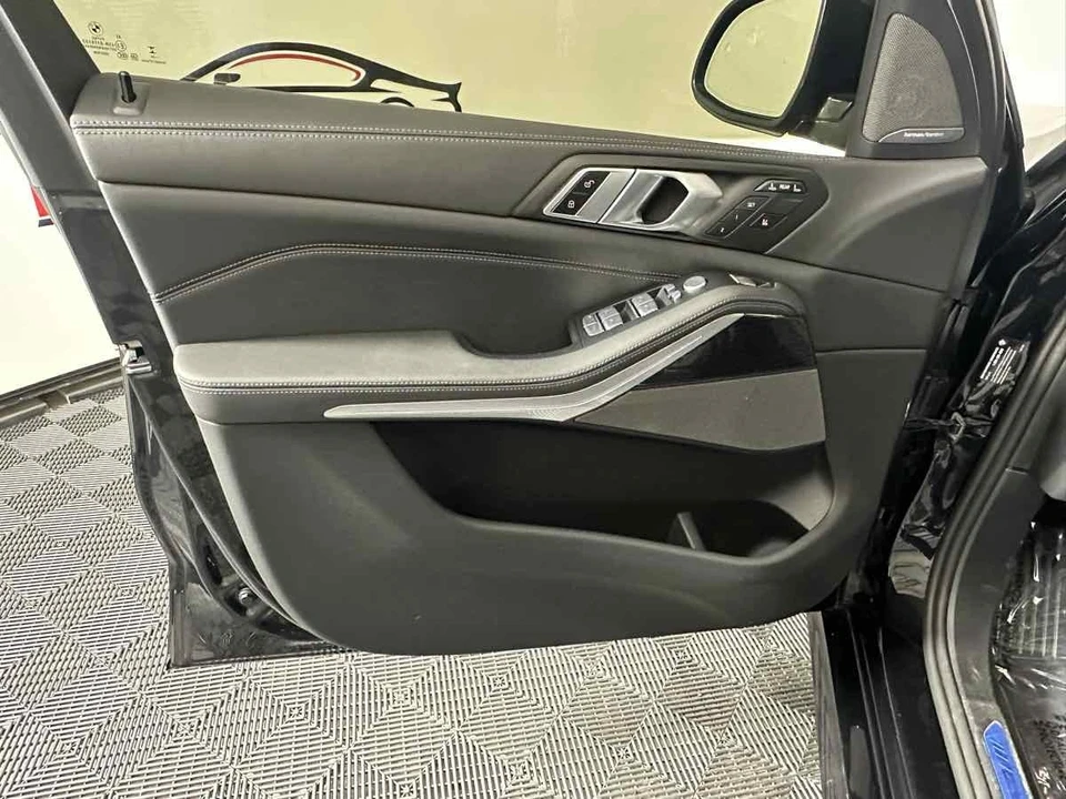 2025 BMW G07 X7 - Image 16 of 21