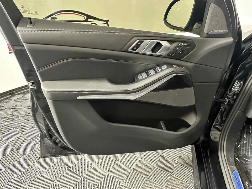 2025 BMW G07 X7 - Image 16 of 21