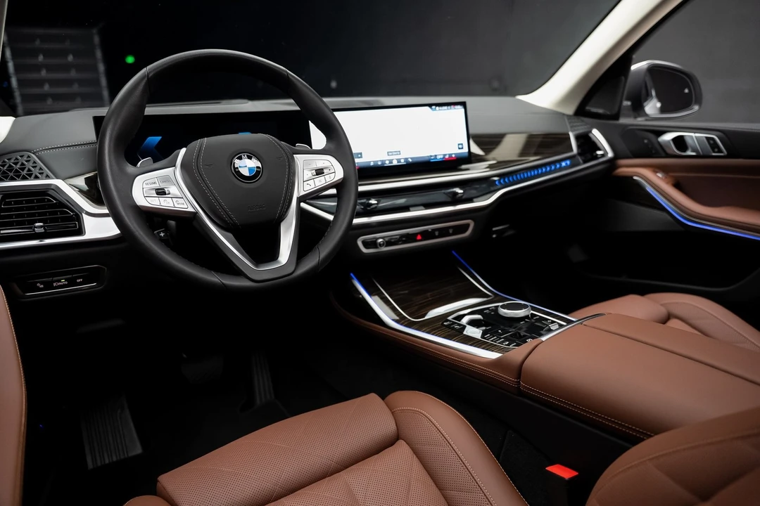 2025 BMW G07 X7 - Image 2 of 12