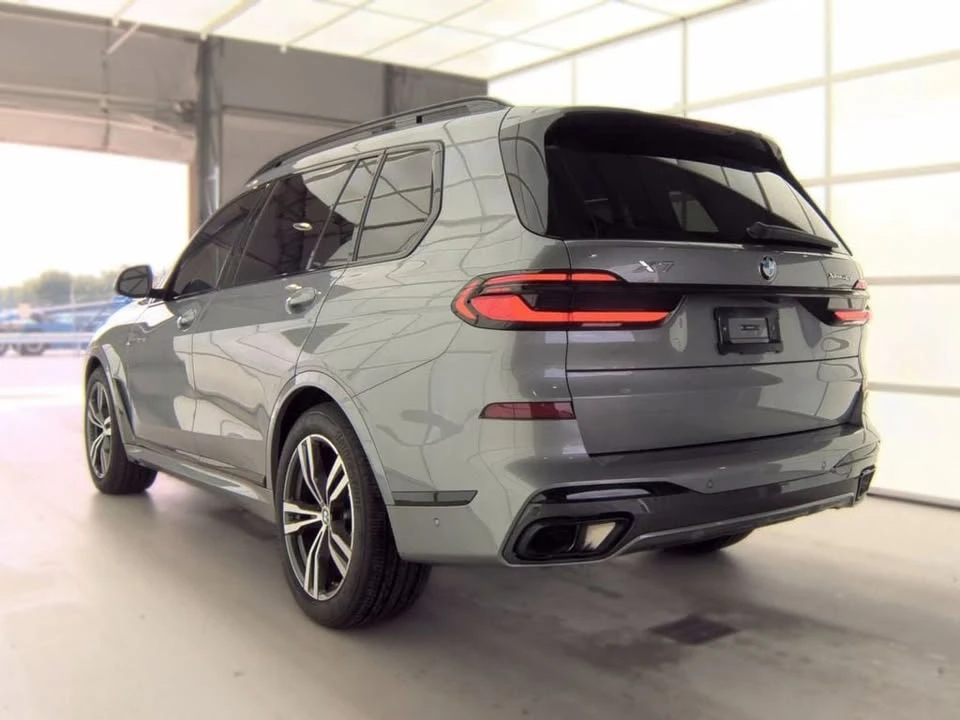 2025 BMW G07 X7 - Image 3 of 9