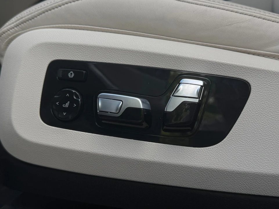 2025 BMW G07 X7 - Image 16 of 21