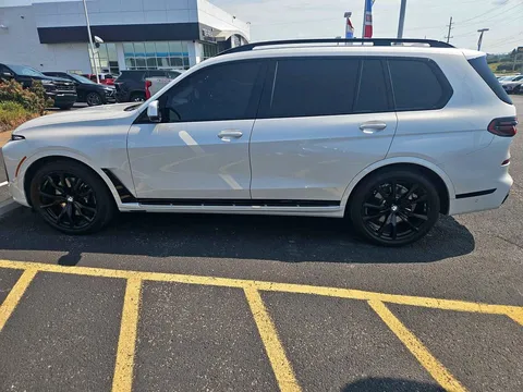 2025 BMW X7 xDrive40i Sport Utility 4D