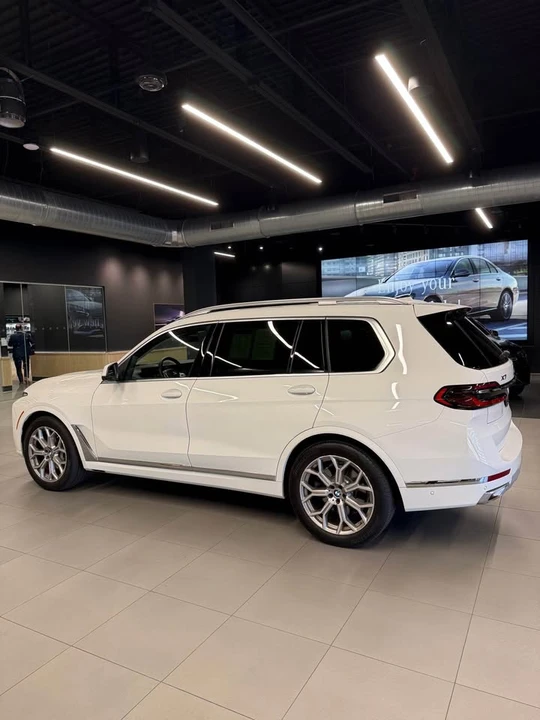 2025 BMW G07 X7 - Image 3 of 9