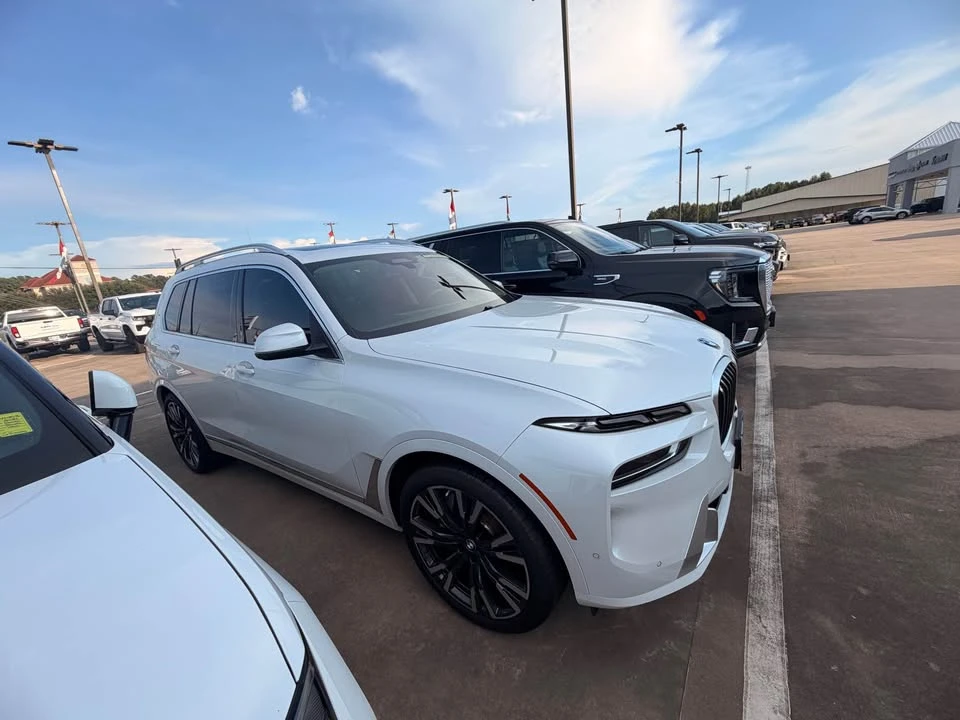 2025 BMW G07 X7 - Image 3 of 6