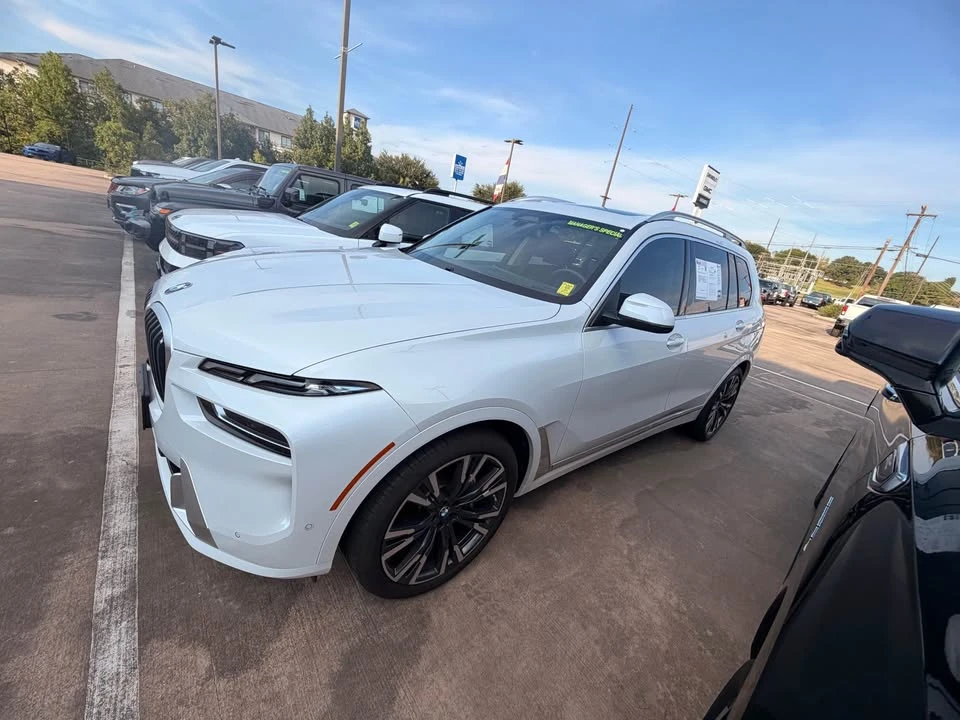 2025 BMW G07 X7 - Image 2 of 6