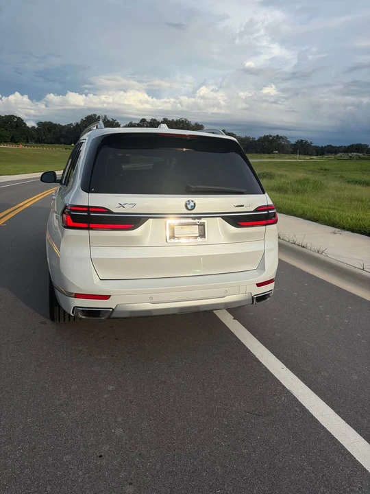 2025 BMW G07 X7 - Image 3 of 9