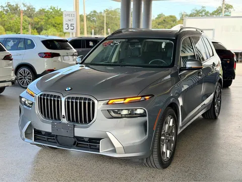 2025 BMW X7 xDrive40i Sport Utility 4D
