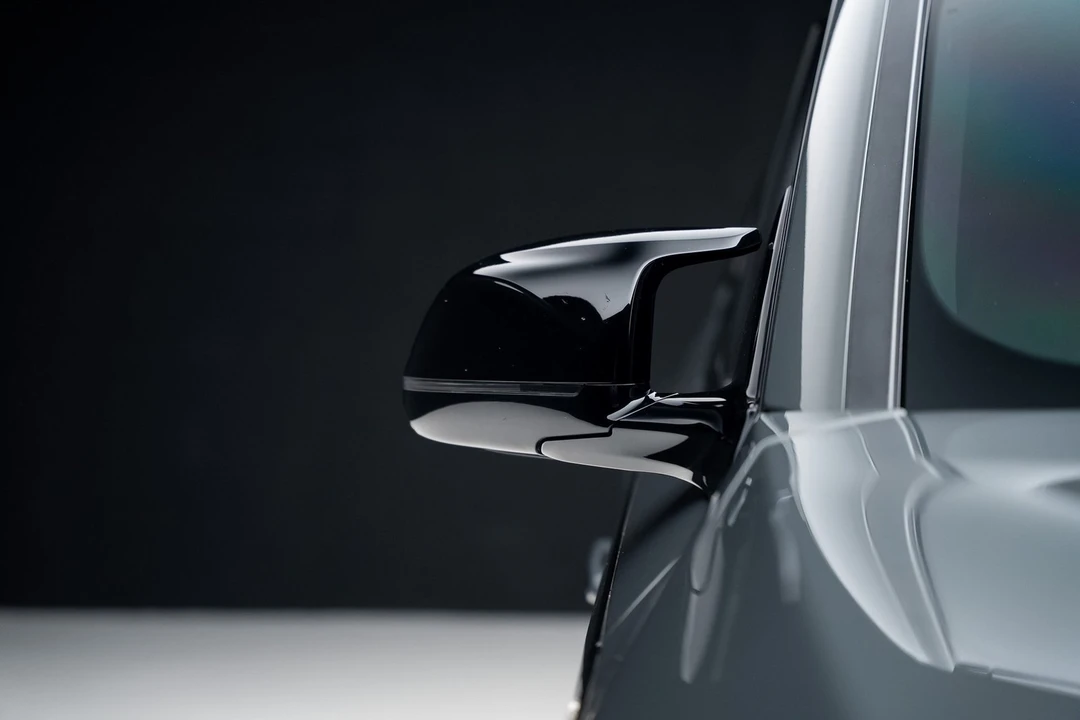 2025 BMW XM - Image 14 of 21