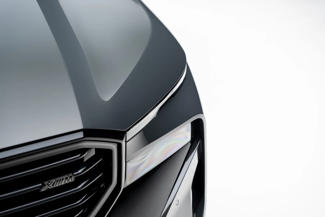 2025 BMW XM - Image 10 of 21