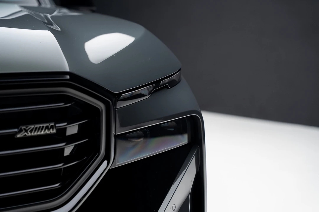 2025 BMW XM - Image 9 of 21