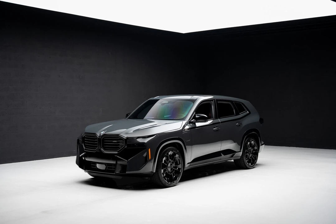2025 BMW XM - Image 4 of 21