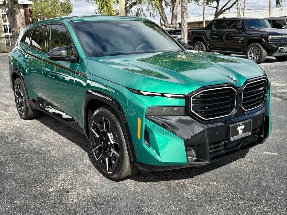2025 BMW XM - Image 3 of 12