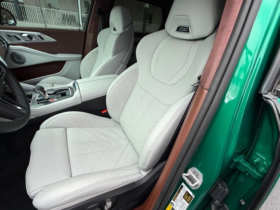 2025 BMW XM - Image 2 of 12