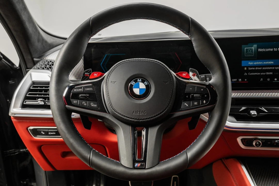 2025 BMW XM - Image 15 of 21